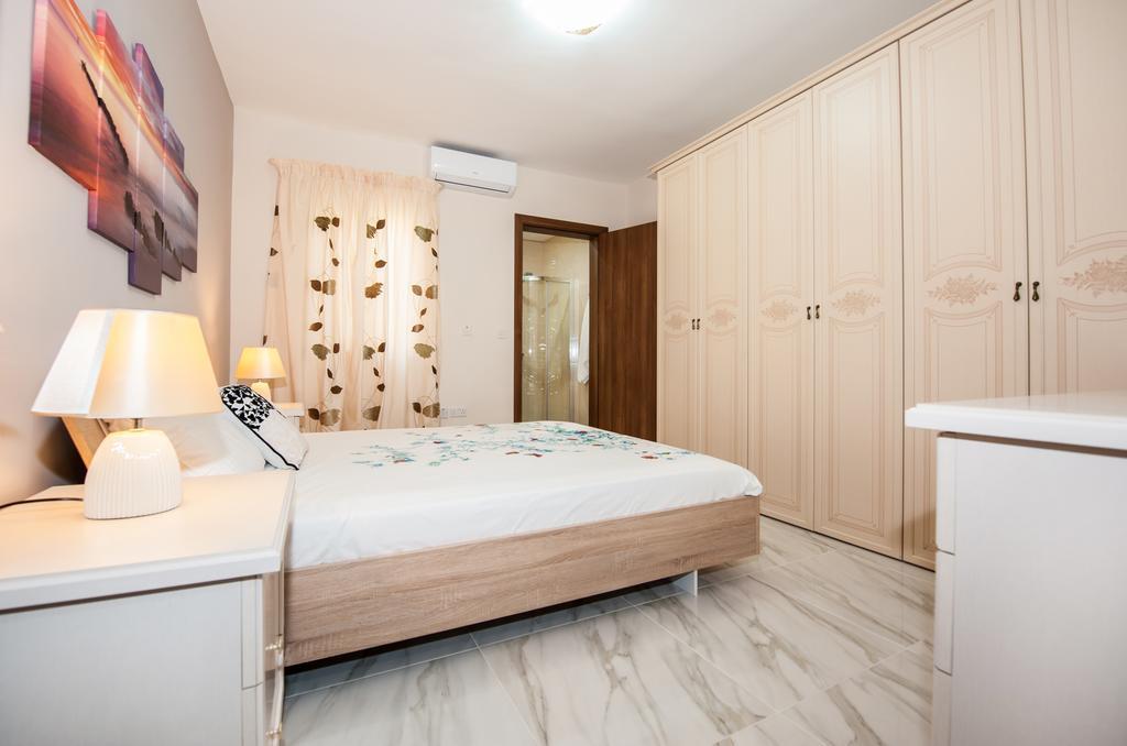 The Waves Holiday Apartment Marsaxlokk Exterior foto